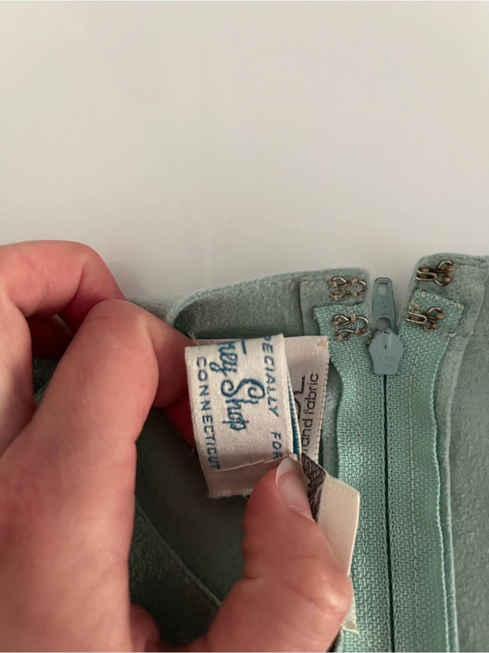 Vintage Posh Ultrasuede 70s dress with belt light teal color - Picture 5 of 7